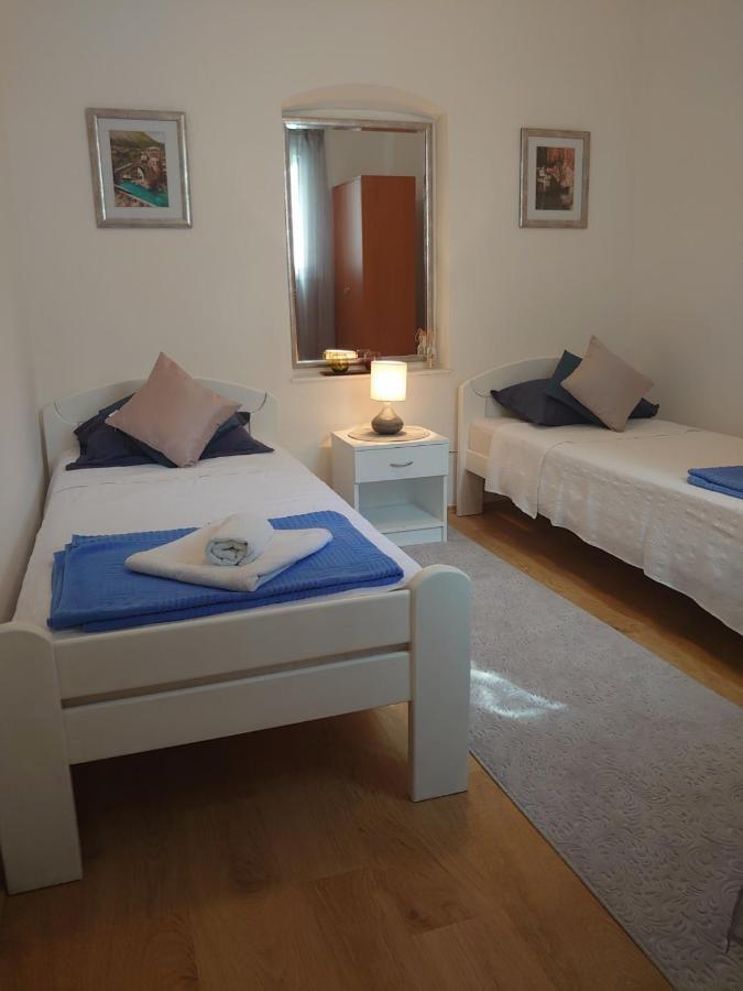 Apartments Tulipan - With Free Private Parking Garage Mostar Buitenkant foto