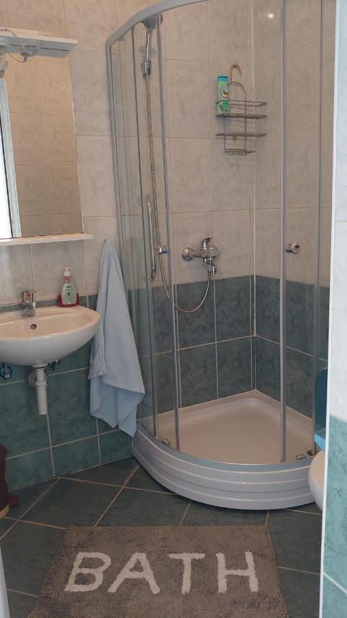 Apartments Tulipan - With Free Private Parking Garage Mostar Buitenkant foto