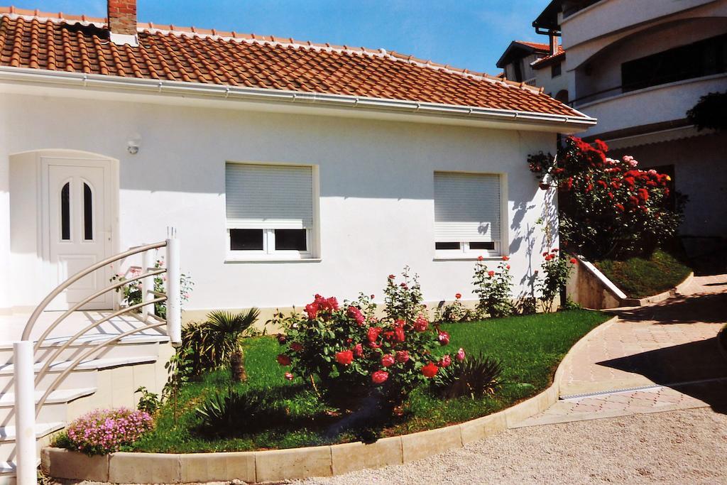 Apartments Tulipan - With Free Private Parking Garage Mostar Buitenkant foto