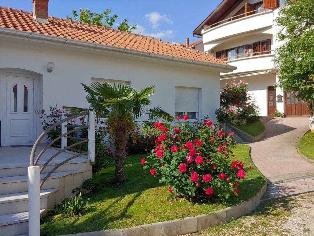 Apartments Tulipan - With Free Private Parking Garage Mostar Buitenkant foto